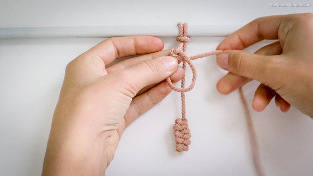 Leaf End Knot Step 2