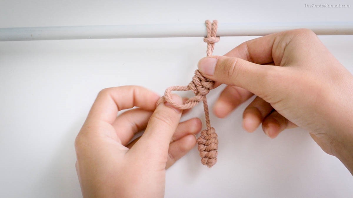 Leaf End Knot Step 4