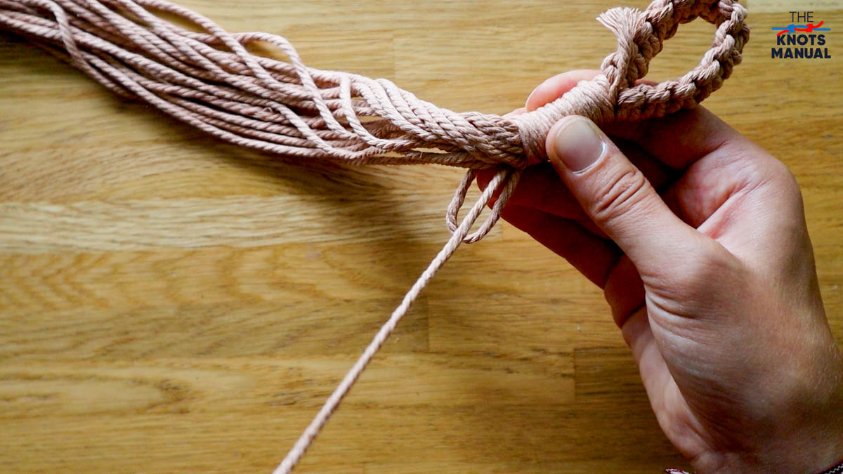 Macrame Plant Pot Hanger Free DIY Pattern - step 18