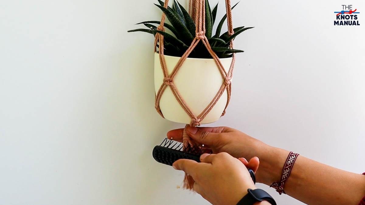 Macrame Plant Pot Hanger Free DIY Pattern - step 41